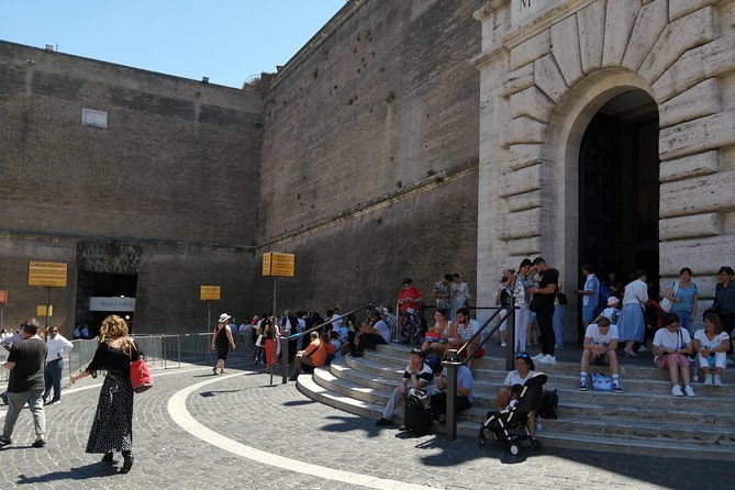 Skip-The-Line: Sistine Chapel & Vatican Tour With a Live Guide - Benefits of Skip-The-Line Vatican Tour