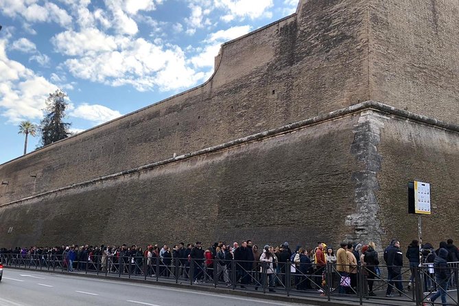 Skip-The-Line: Sistine Chapel & Vatican Tour With a Live Guide - Tour Guide Feedback
