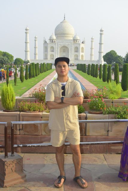 Skip The Line Taj Mahal, Agra Fort Same Day Luxury Tour - Languages and Accessibility