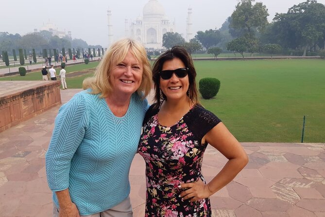 Skip-The-Line Taj Mahal Entrance Ticket With Guide and Car - Availability
