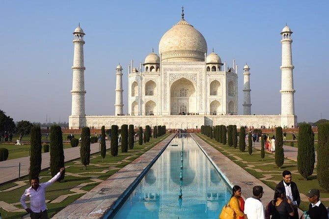 Skip The Line Taj Mahal Tour by Gatimaan Train From Delhi - Lunch at a Luxury Hotel