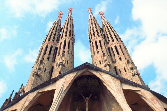 Skip-the-line tour inside the Sagrada Familia - Good To Know