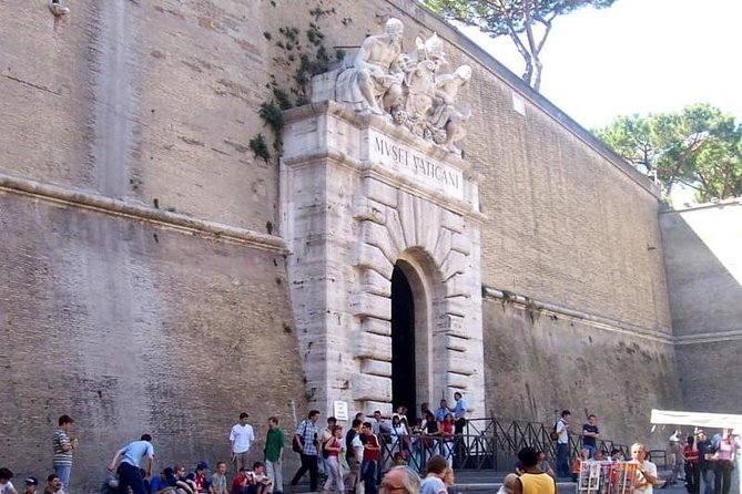 Skip the Line Tour Quick & Easy Escorted Visit of the Sistin Chapel & St.Peter - Whats Included