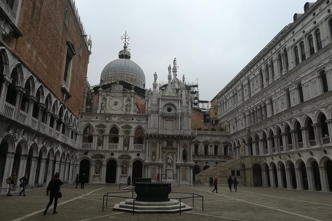 Skip-the-Line Venice Private Tour Including St Mark Doges Palace & Gondola Ride - Meeting Point