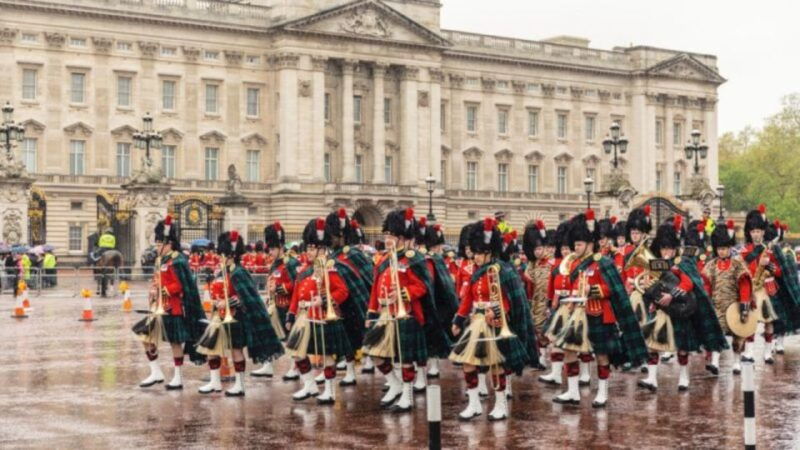 Skip the line Westminster Abbey & Guard Change Ceremonies - The Horse Guards Change: An Overlooked Treasure