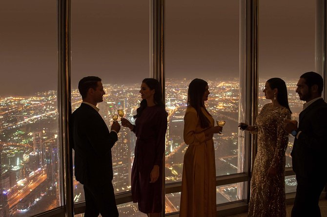 Skip the Line:Burj Khalifa - The Lounge 152 ,153 and 154 Floor Ticket - Sunset View From Burj Khalifa