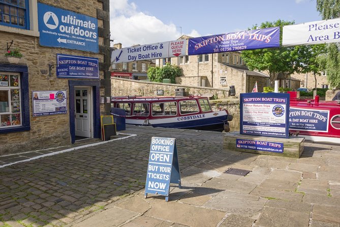 Skipton Self-Captain Boat Rental  - Leeds - Whats Included and Pickup Information