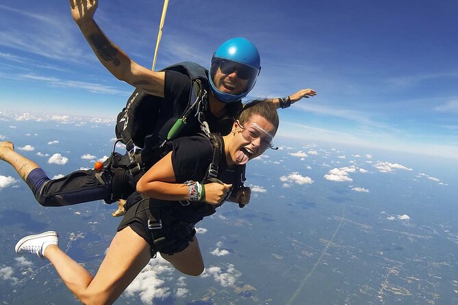 Skydive Abu Dhabi With Transfer From Dubai - Skydiving Adventure in Abu Dhabi