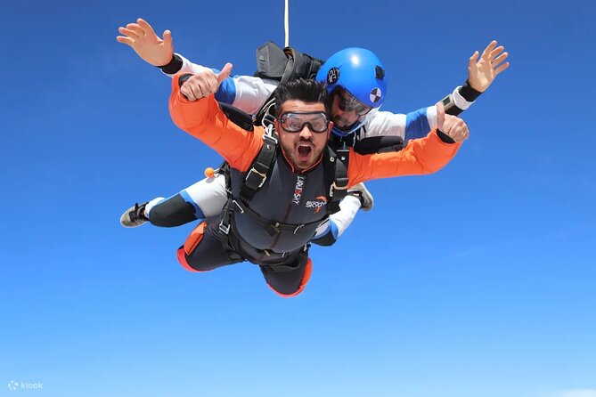 Skydive Abu Dhabi With Transfer From Dubai - What to Expect