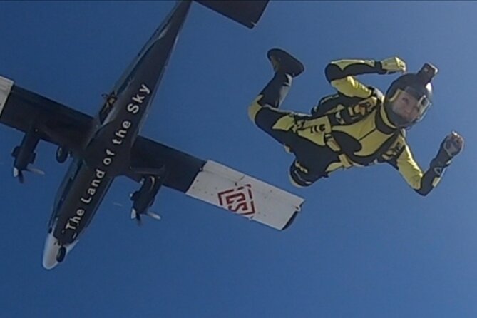 Skydive Experience Dubai With Transfers Option - Meeting and Pickup Details