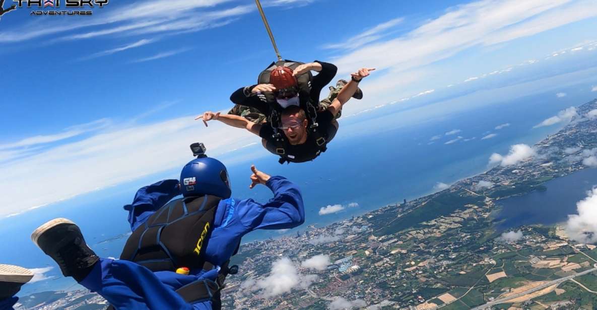 Skydive From an Airplane at 13,000 Feet - Safety Precautions
