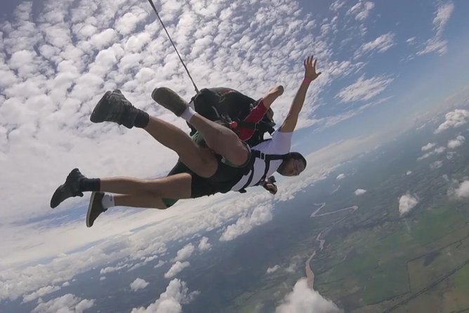 Skydiving Experience From Bogota - Inclusions and Meeting Details