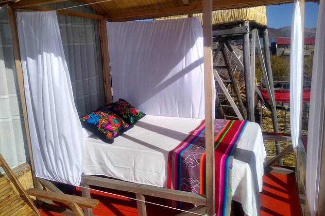 Sleep on Uros Island - Meeting and Pickup