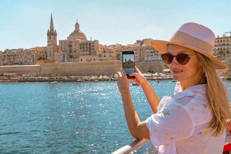 Sliema/St. Paul's: Gozo, Comino & Blue Lagoon Ferry Cruise - Stop 2: Comino and Blue Lagoon