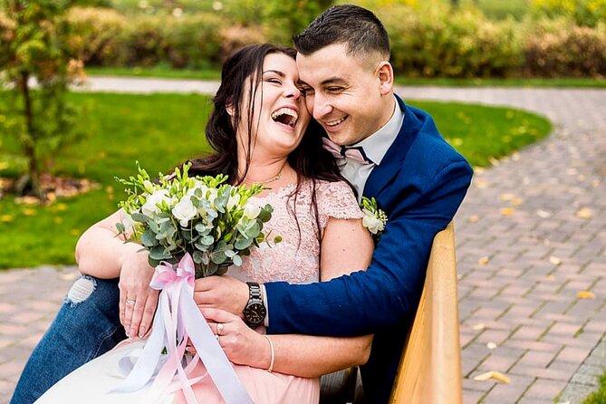 Small Family Weddings With Photographer @Ivetta_Photos - Capturing Intimate Moments