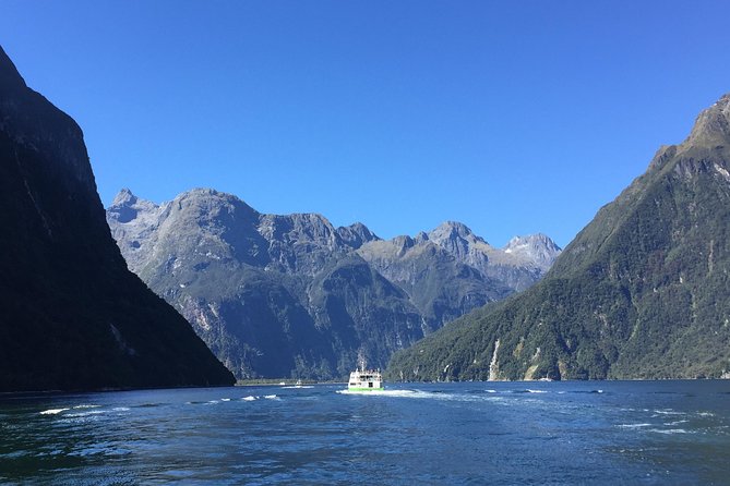 Small-Group 23-Day Hiking Tour: North and South Islands  - Auckland - The Sum Up