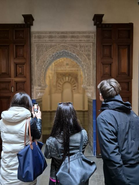 Small Group Albaicin & Granada Historic Center Walking Tour - Tour Details