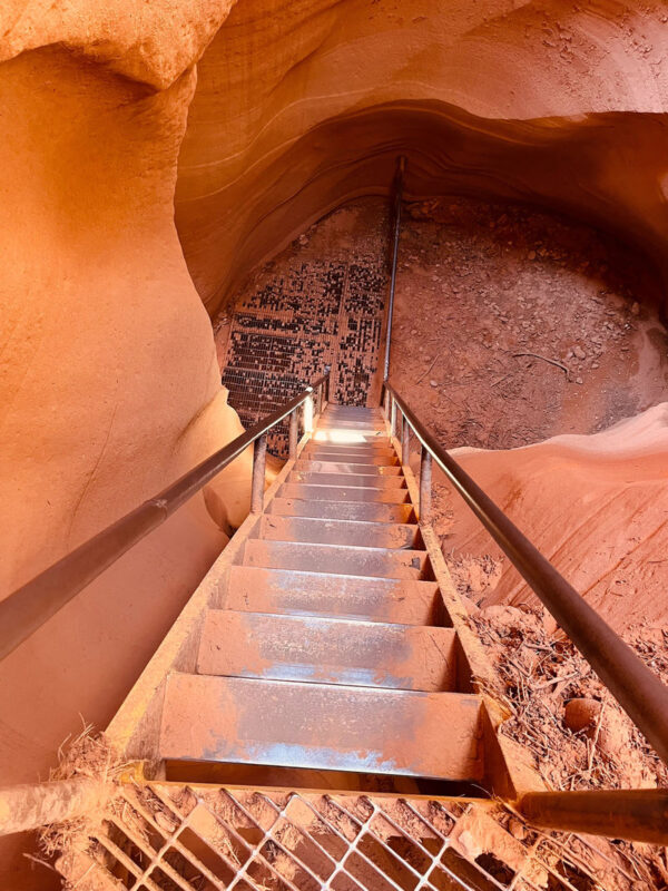 Small Group Antelope Canyon and Horseshoe Bend Tour from Phoenix - Horseshoe Bend, a short walk with little shade