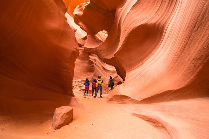 Small-Group Antelope Canyon & Horseshoe Bend Tour From Las Vegas - Hotel Pickup and Logistics