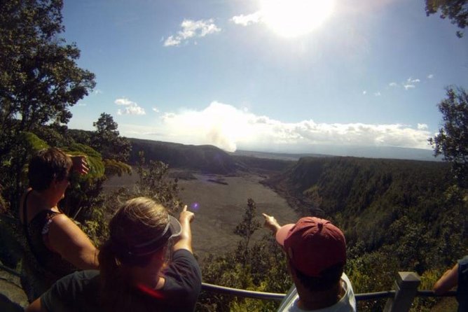 Small-Group Big Island Tour: Hawaii Volcanoes National Park and Kona Coffee Farm - Tour Guides Expertise