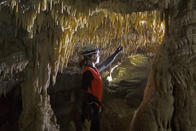Small-Group Cave Exploration Experience in Tana Che Urla - Highlights of the Adventure