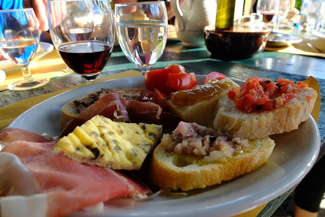 Small Group Chianti Wine Tasting With Seven Tuscan Wines - Exploring the Estate and Vineyards