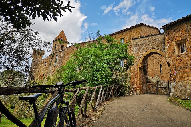 Small Group E-Bike Experience From Orvieto to Civita With Lunch - Customer Reviews