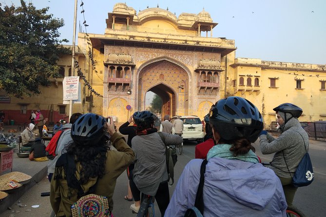 Small-Group Early Morning Pink City Bike Tour - Tour Highlights