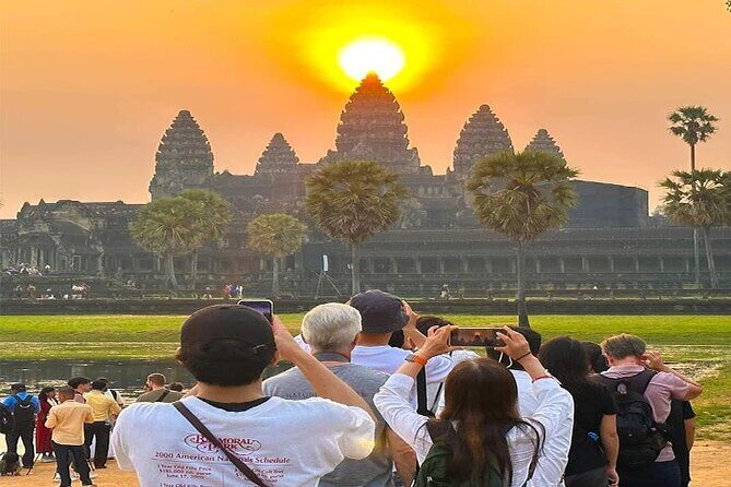 Small-Group Explore Angkor Wat Sunrise Tour with Guide - Good To Know