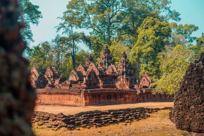 Small Group Explore Angkor Wat Tour with Guide from Siem Reap - Good To Know