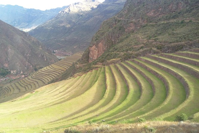 Small Group Full-Day Sacred Valley Tour Including Pisac Ruins From Cusco - Vibrant Markets and Traditional Handicrafts