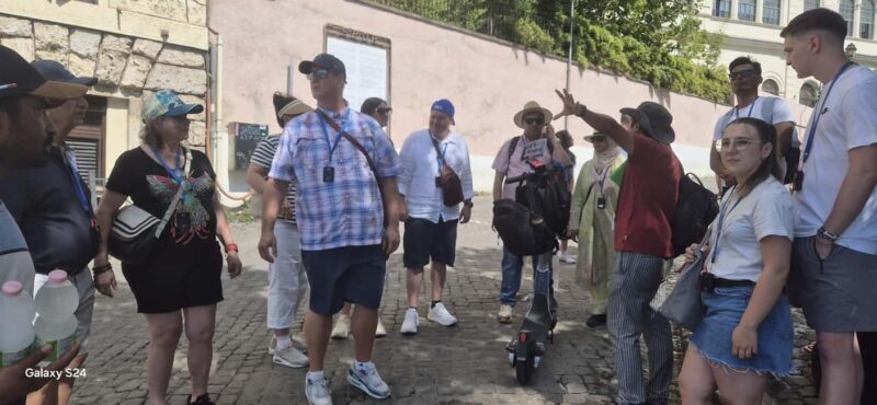 Small Group Guided Tour Colosseum Roman Forum, Palatine Hill - FAQs