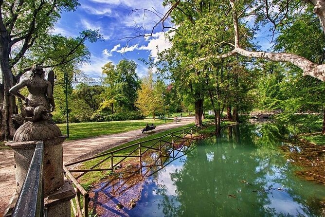 Small Group Highlights Walking Tour: an Introduction to Milan - Expert Guide