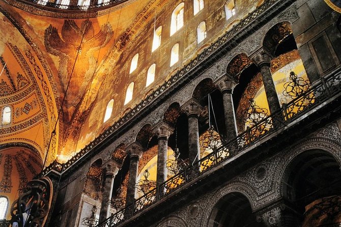 Small Group Istanbul In A Day & Skip The Line At Hagia Sophia & Topkapı Palace - Small Group Experience