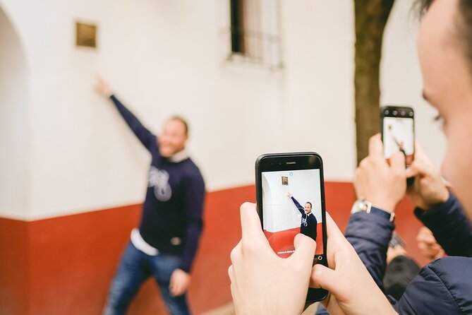 Small-Group Jewish Quarter Walking Tour With Tasty Tapas & Drinks - The Sum Up