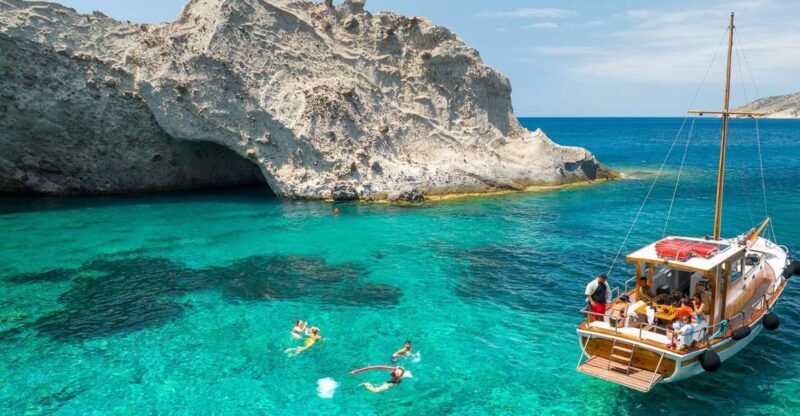 Small group kaiki cruise to Antiparos & Despotiko with lunch - Food and Beverages: A Highlight