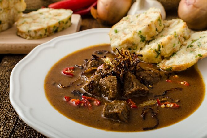 Small-Group Local Pubs Walking Tour And Traditional Czech Dinner - Customer Reviews and Feedback