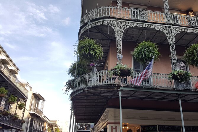Small Group Locals Guide to the French Quarter Tour - Insider Tips