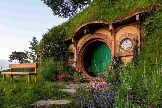Small Group Luxury Hobbiton Tour incl. Lunch From Auckland - Return Journey and Final Drop-Off