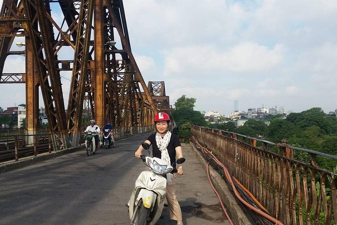 Small-Group Motorbike Sightseeing and Food Tour in Hanoi - Small-Group Setting