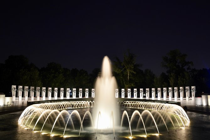 Small Group National Mall Night Tour With 10 Top Attractions - Family-Friendly Experience