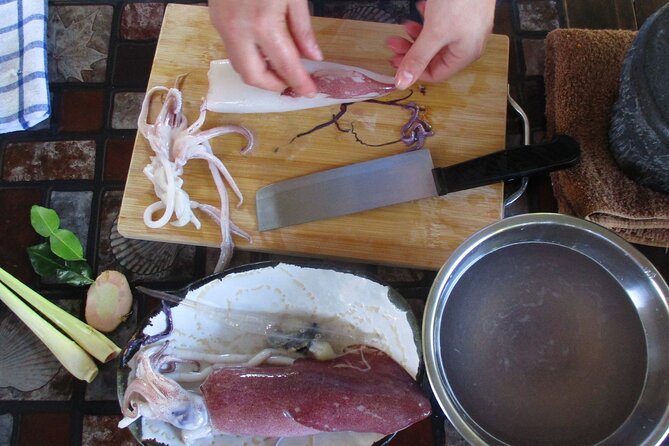 Small Group Northern Thai Cuisine & Market Tour in Chiang Mai - Curry Paste & Curry Options