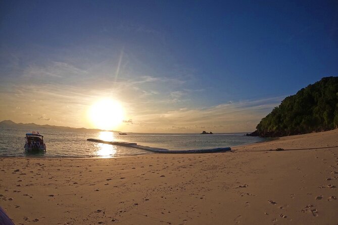 Small Group Phi Phi Islands Sunrise Tour With Seaview Lunch - Traveler Reviews and Testimonials