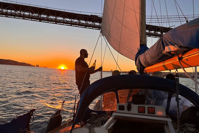 Small Group Sailboat Sunset Tour in Lisbon With a Drink - Tour Highlights