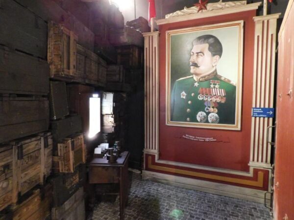 Small Group Schindler Factory and Ghetto Tour With Guide - Guided Tour of Schindlers Factory