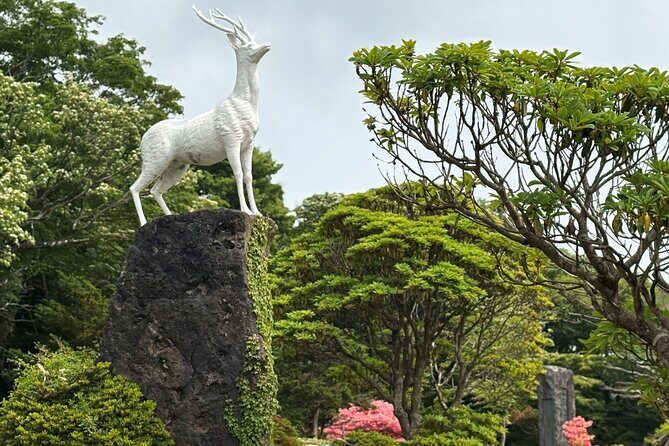 Small Group Tour in South Jeju including Yacht, Falls & Mt.Halla - Cheonjiyeon & Jeongbang Waterfalls