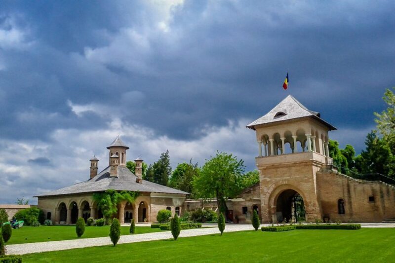 Small Group Tour to Mogosoaia Palace & Snagov Monastery - The Sum Up