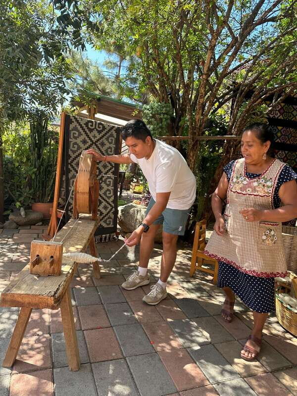 Small group tours: Hierve el Agua, Mezcal, Teotitlán, Mitla and Tule. - What makes this tour stand out