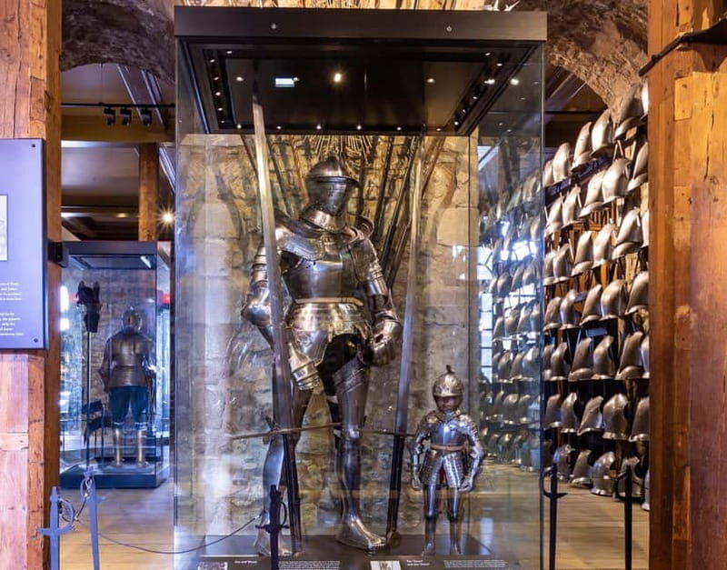 Small Group Tower of London, Crown Jewels & White Tower Tour - An In-Depth Look at the Tour