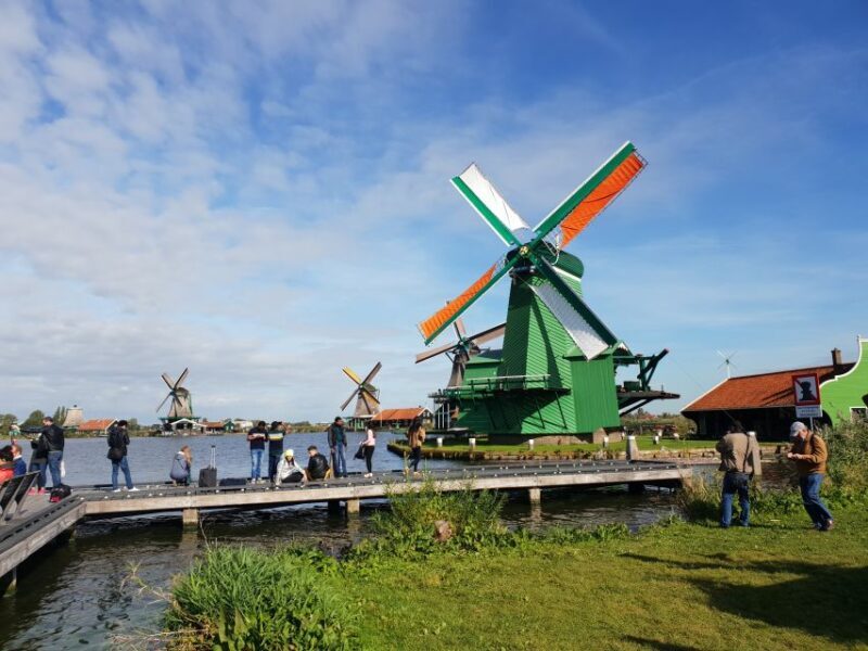 Small Group Zaanse Schans & Volendam Tour w/ Hotel Pick up - Exploring the Dutch Countryside: A Detailed Review of the Small Group Zaanse Schans & Volendam Tour